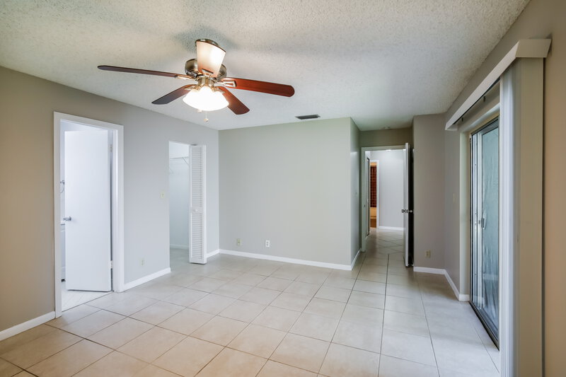 3,115/Mo, 9611 NW 44th Ct Sunrise, FL 33351 Main Bedroom View 2