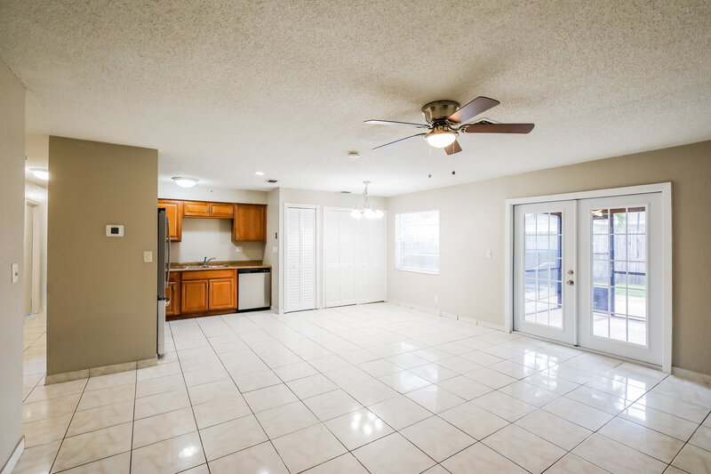 3,495/Mo, 9811 NW 23rd St Coral Springs, FL 33065 Living Room View 2