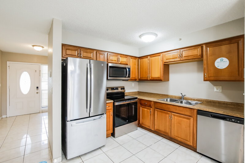 3,495/Mo, 9811 NW 23rd St Coral Springs, FL 33065 Kitchen View