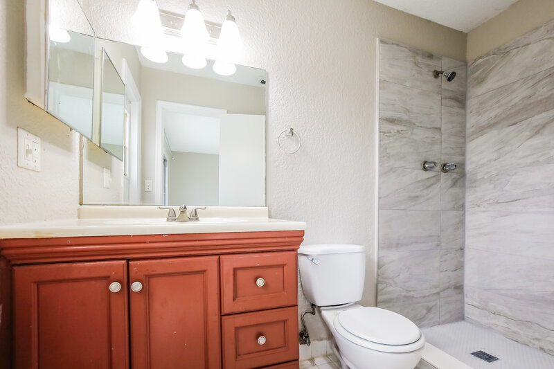 3,495/Mo, 9811 NW 23rd St Coral Springs, FL 33065 Main Bathroom View 2