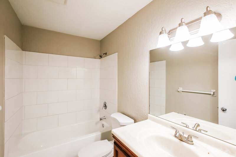 3,495/Mo, 9811 NW 23rd St Coral Springs, FL 33065 Bathroom View