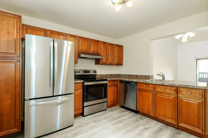 2,175/Mo, 304 Lakeview Dr E Royal Palm Beach, FL 33411 Kitchen View