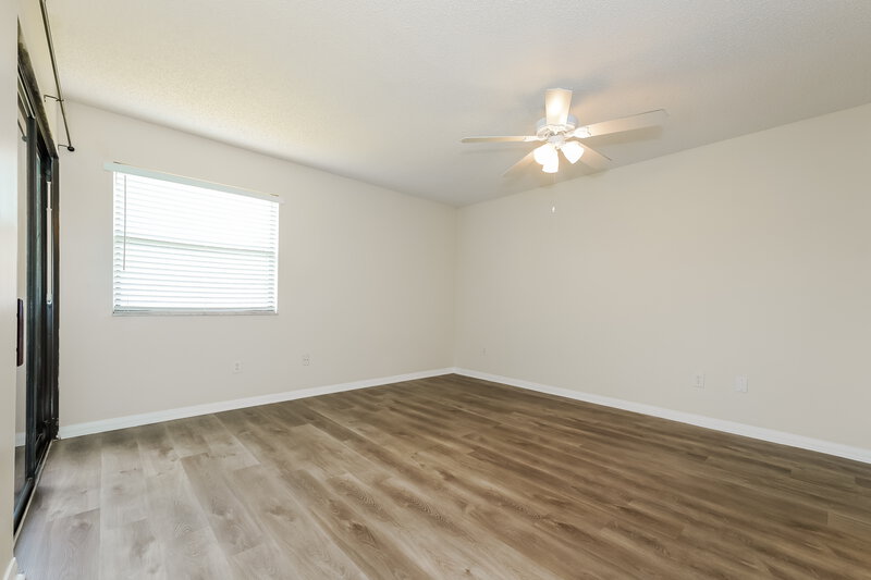 2,175/Mo, 304 Lakeview Dr E Royal Palm Beach, FL 33411 Main Bedroom View
