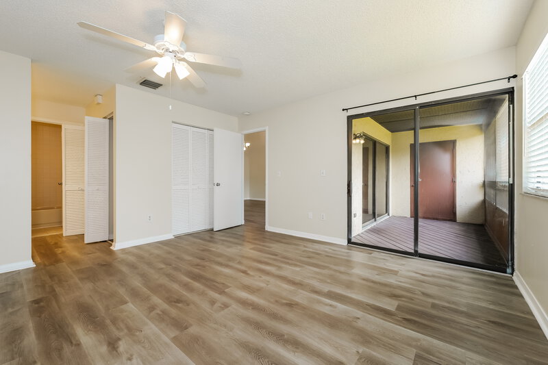 2,175/Mo, 304 Lakeview Dr E Royal Palm Beach, FL 33411 Main Bedroom View 2