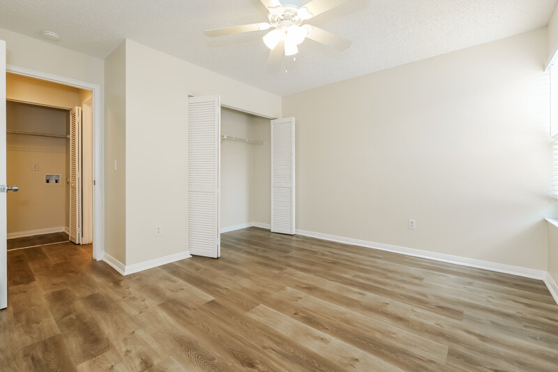 2,175/Mo, 304 Lakeview Dr E Royal Palm Beach, FL 33411 Bedroom View
