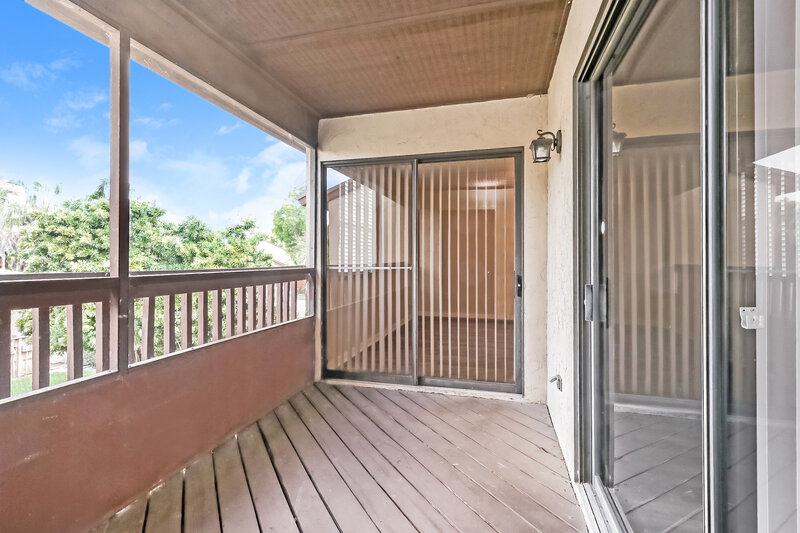 3,660/Mo, 304 Lakeview Dr E Royal Palm Beach, FL 33411 Balcony View