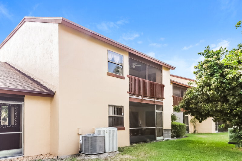 3,660/Mo, 304 Lakeview Dr E Royal Palm Beach, FL 33411 Rear View