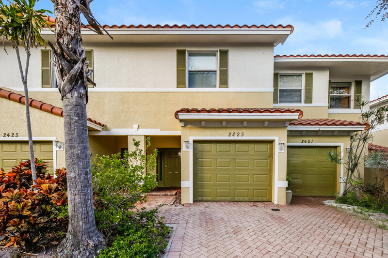 0/Mo, 2423 NW 31st Ct Oakland Park, FL 33309 External View