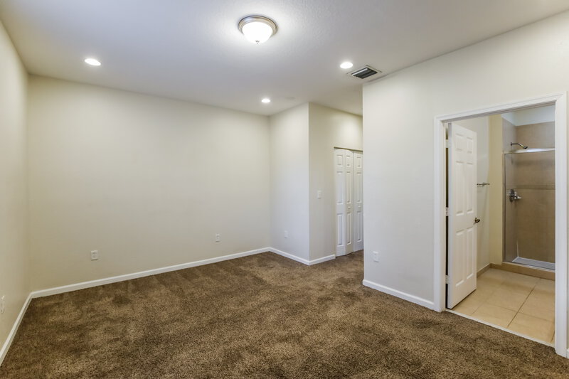 0/Mo, 2423 NW 31st Ct Oakland Park, FL 33309 Main Bedroom View