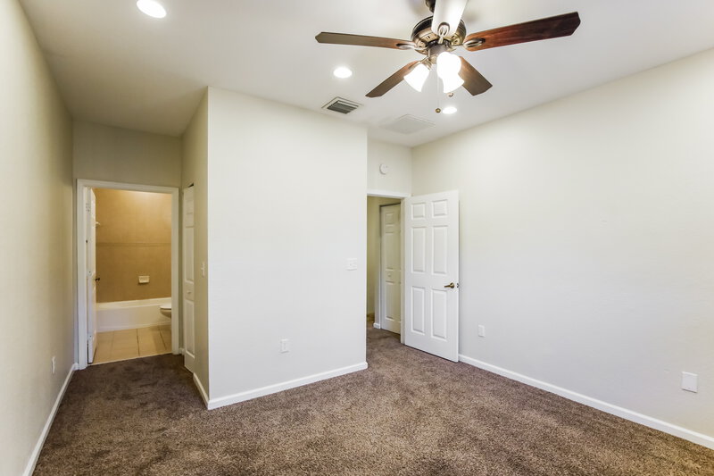 0/Mo, 2423 NW 31st Ct Oakland Park, FL 33309 Bedroom View