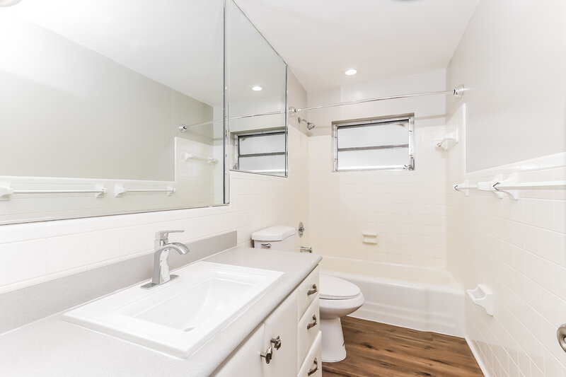 3,835/Mo, 1256 SW 9th Ave Boca Raton, FL 33486 Bathroom View 2