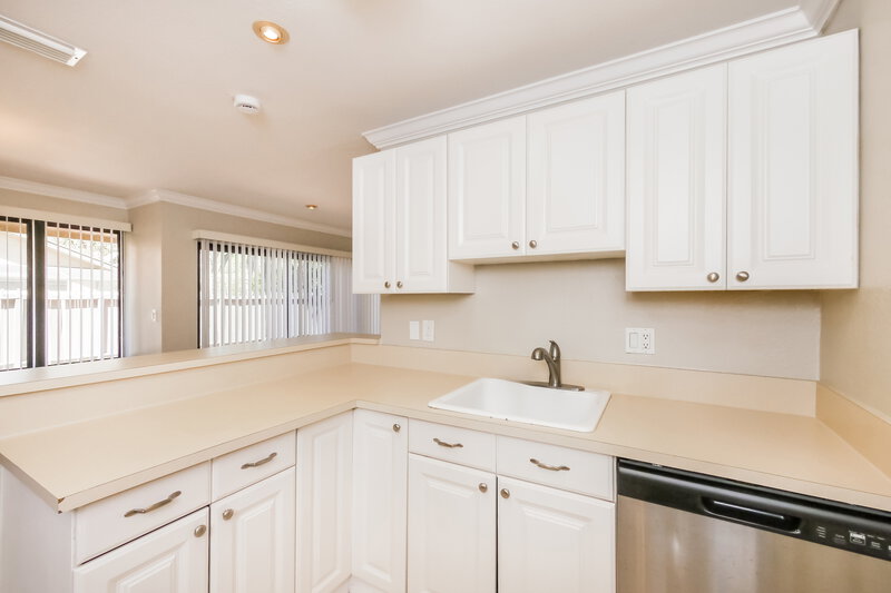 0/Mo, 8741 Cleary Blvd Plantation, FL 33324 Kitchen View 2