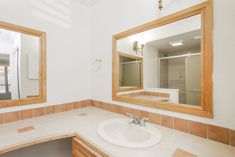 0/Mo, 8741 Cleary Blvd Plantation, FL 33324 Main Bathroom View