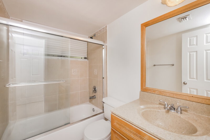 0/Mo, 8741 Cleary Blvd Plantation, FL 33324 Bathroom View