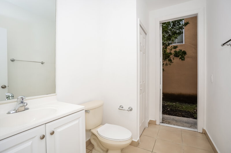 3,165/Mo, 24024 SW 107th Ct Homestead, FL 33032 Bathroom View 2
