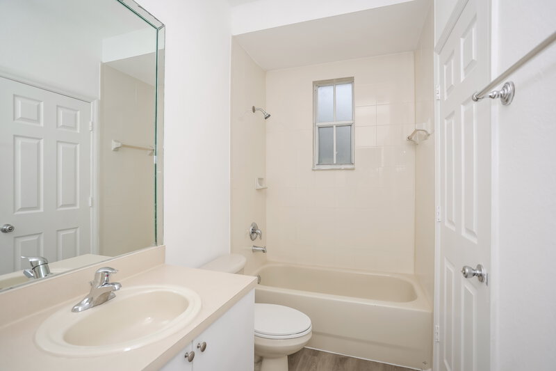 3,165/Mo, 24024 SW 107th Ct Homestead, FL 33032 Bathroom View 3