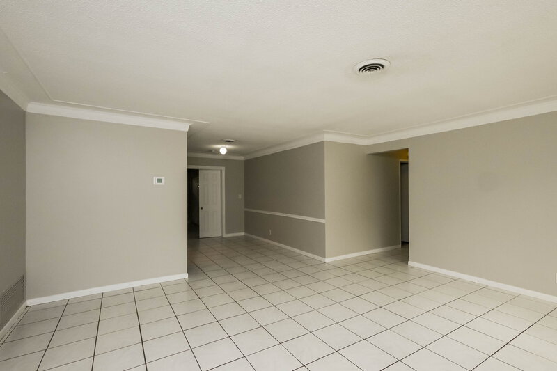 3,045/Mo, 831 NW 43rd Ave Coconut Creek, FL 33066 Living Room View