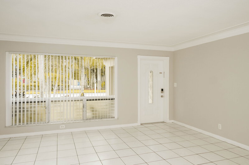 3,045/Mo, 831 NW 43rd Ave Coconut Creek, FL 33066 Living Room View 3