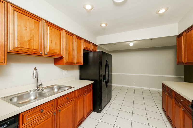 3,045/Mo, 831 NW 43rd Ave Coconut Creek, FL 33066 Kitchen View 3