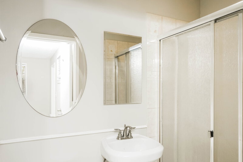 3,045/Mo, 831 NW 43rd Ave Coconut Creek, FL 33066 Main Bathroom View