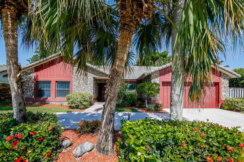 0/Mo, 21074 Shady Vista Ln Boca Raton, FL 33428 External View