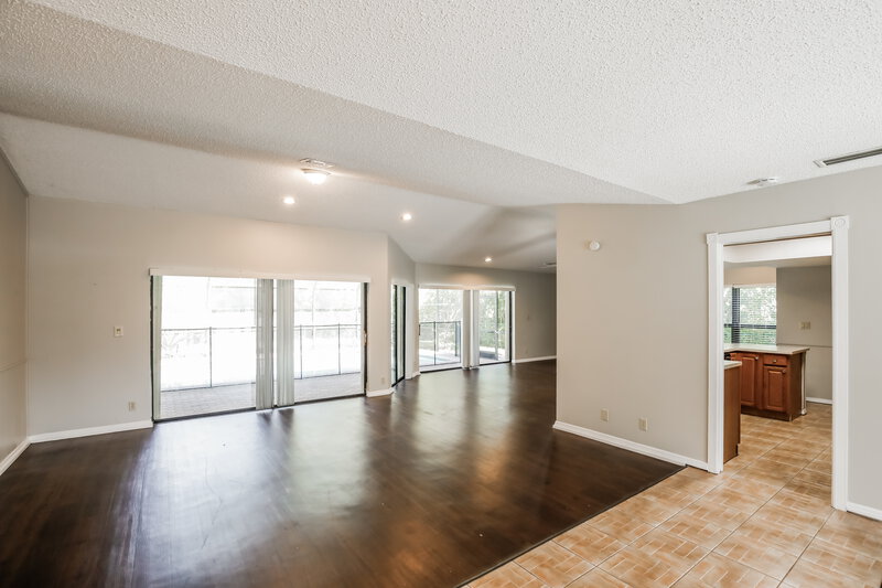 0/Mo, 21074 Shady Vista Ln Boca Raton, FL 33428 Living Room View