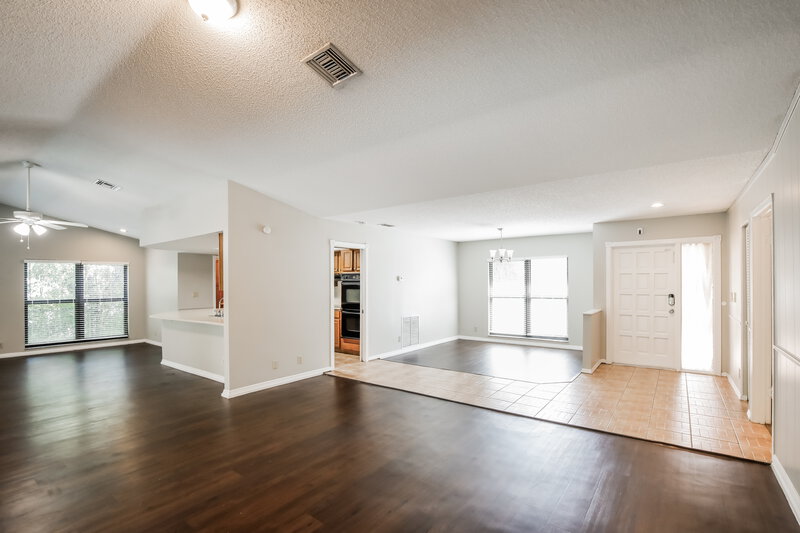 0/Mo, 21074 Shady Vista Ln Boca Raton, FL 33428 Living Room View 2