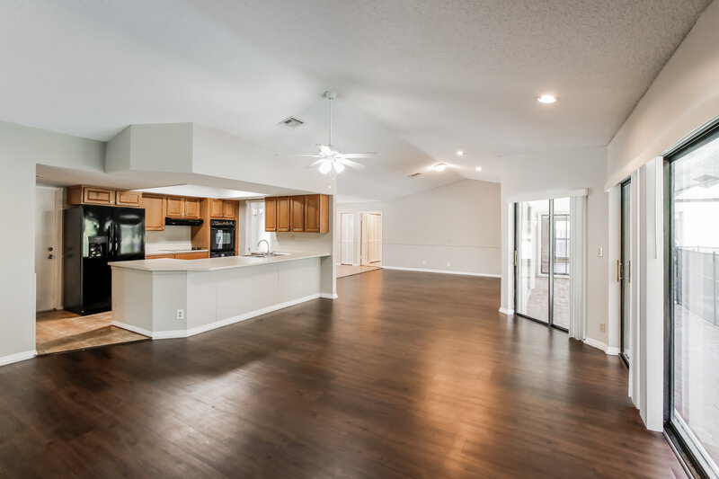 0/Mo, 21074 Shady Vista Ln Boca Raton, FL 33428 Living Room View 3