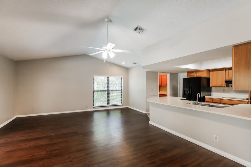 0/Mo, 21074 Shady Vista Ln Boca Raton, FL 33428 Family Room View