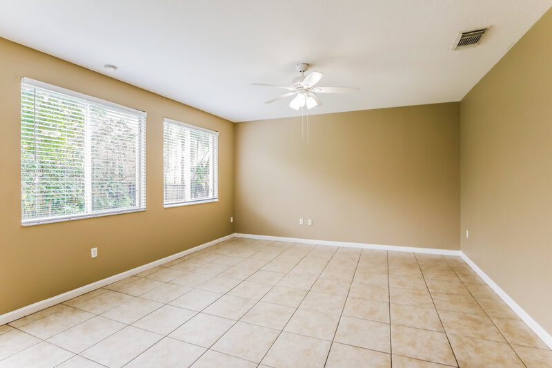 3,735/Mo, 1231 NW 204th St Miami Gardens, FL 33169 Living Room View 2