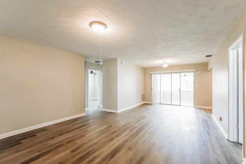 3,280/Mo, 6780 Pershing St Hollywood, FL 33024 Living Room View