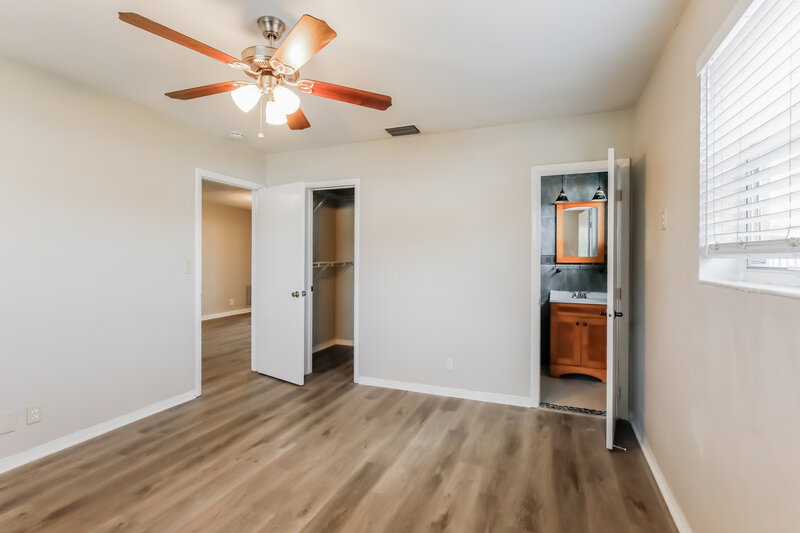 3,280/Mo, 6780 Pershing St Hollywood, FL 33024 Main Bedroom View