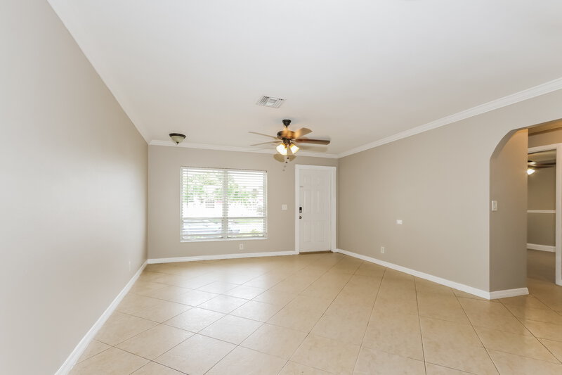 2,420/Mo, 6088 Oak Royal Dr Lake Worth, FL 33463 Living Room View