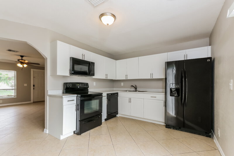 2,420/Mo, 6088 Oak Royal Dr Lake Worth, FL 33463 Kitchen View