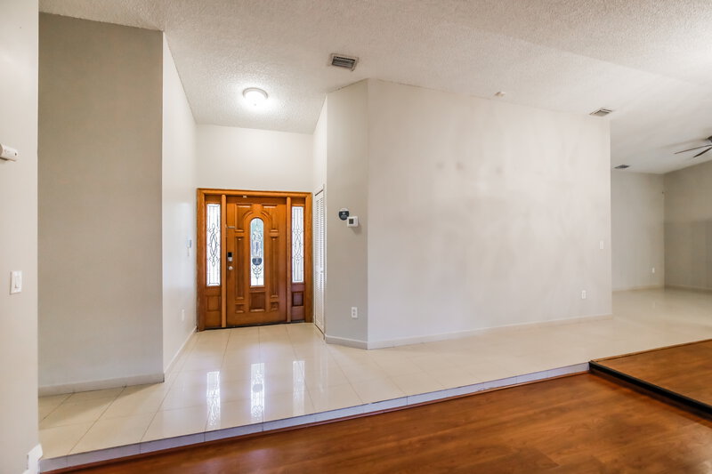 3,625/Mo, 14971 SW 46th Ter Miami, FL 33185 Living Room View