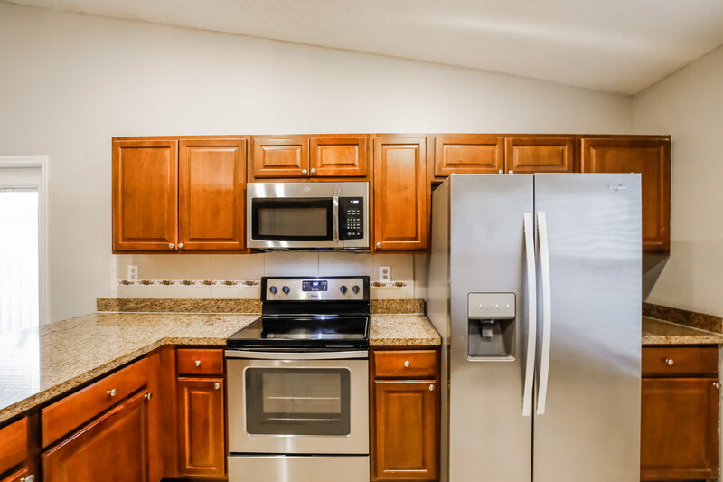 3,625/Mo, 14971 SW 46th Ter Miami, FL 33185 Kitchen View