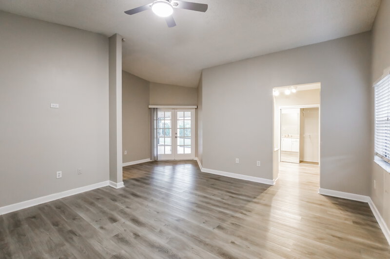 3,625/Mo, 14971 SW 46th Ter Miami, FL 33185 Main Bedroom View 2