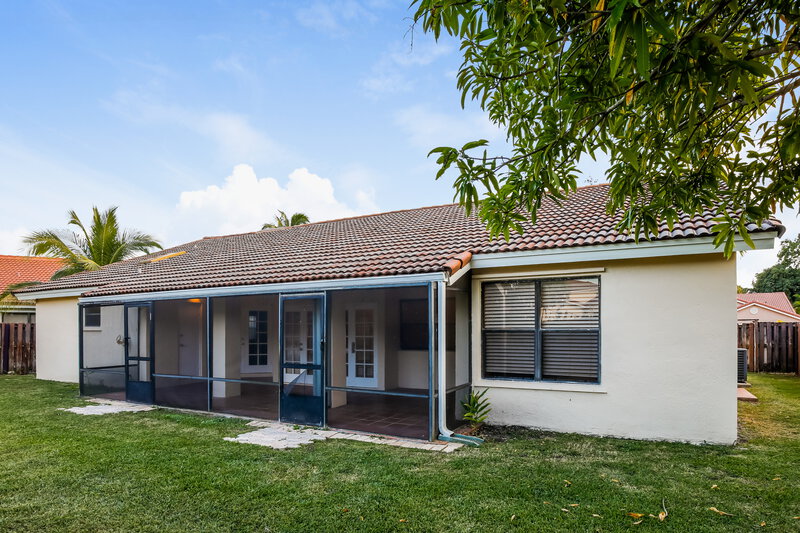 3,625/Mo, 14971 SW 46th Ter Miami, FL 33185 Rear View
