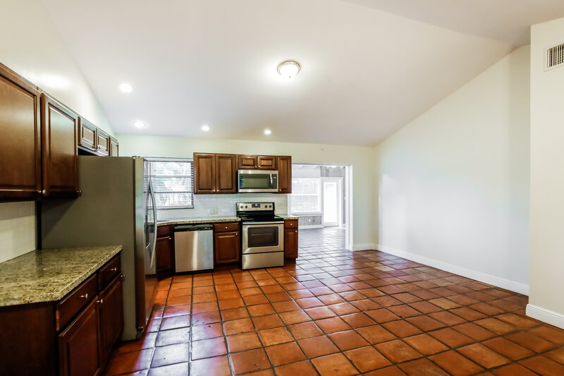 4,120/Mo, 5741 SW 162nd Ave Southwest Ranches, FL 33331 Kitchen View