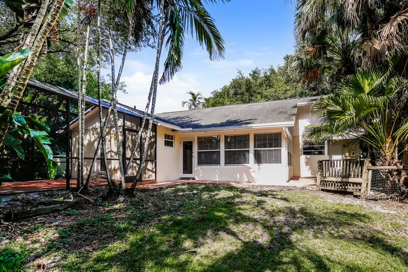 4,120/Mo, 5741 SW 162nd Ave Southwest Ranches, FL 33331 Rear View 2