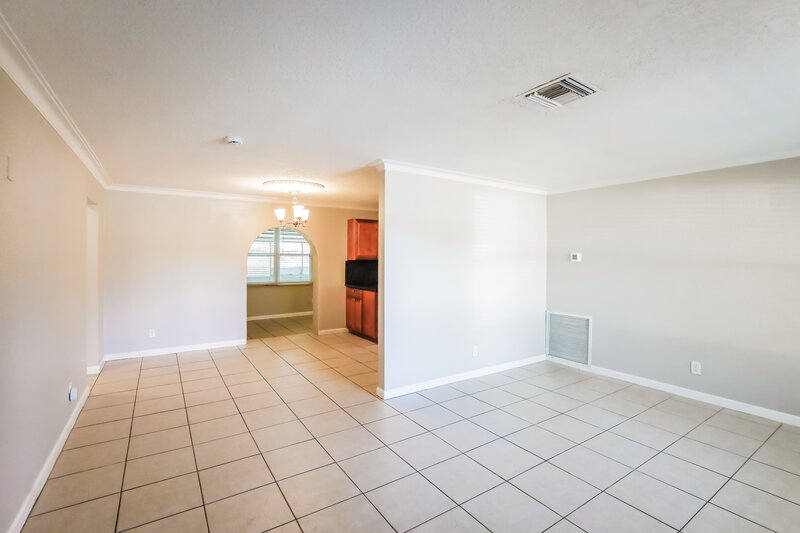 2,905/Mo, 3597 NW 37th Ave Lauderdale Lakes, FL 33309 Living Room View