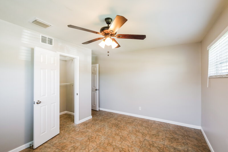 2,905/Mo, 3597 NW 37th Ave Lauderdale Lakes, FL 33309 Main Bedroom View 2