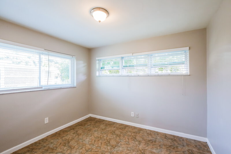 2,905/Mo, 3597 NW 37th Ave Lauderdale Lakes, FL 33309 Bedroom View