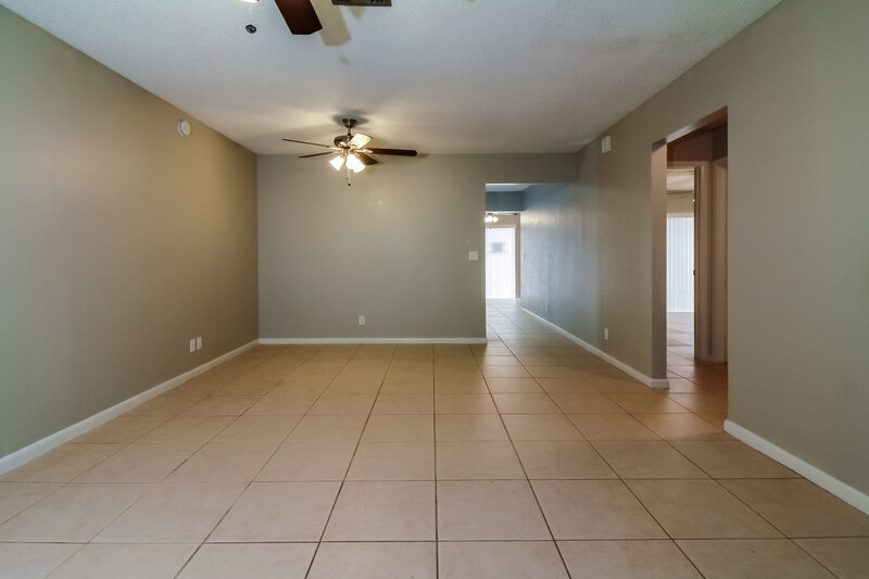 2,530/Mo, 4786 Arthur St Palm Beach Gardens, FL 33418 Living Room View