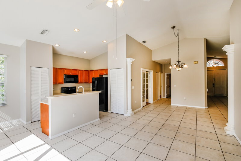 2,900/Mo, 12418 NW 53rd St Coral Springs, FL 33076 Family Room View