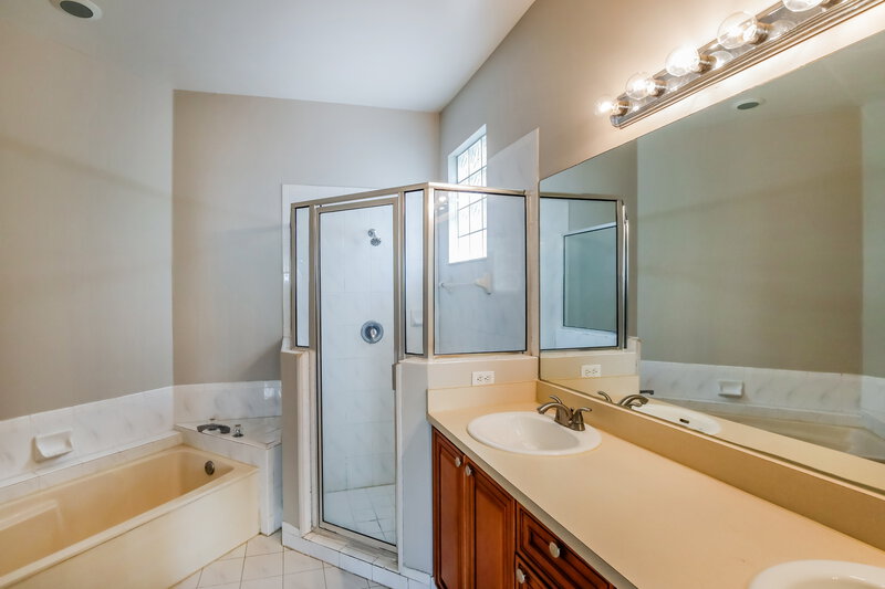 2,900/Mo, 12418 NW 53rd St Coral Springs, FL 33076 Main Bathroom View