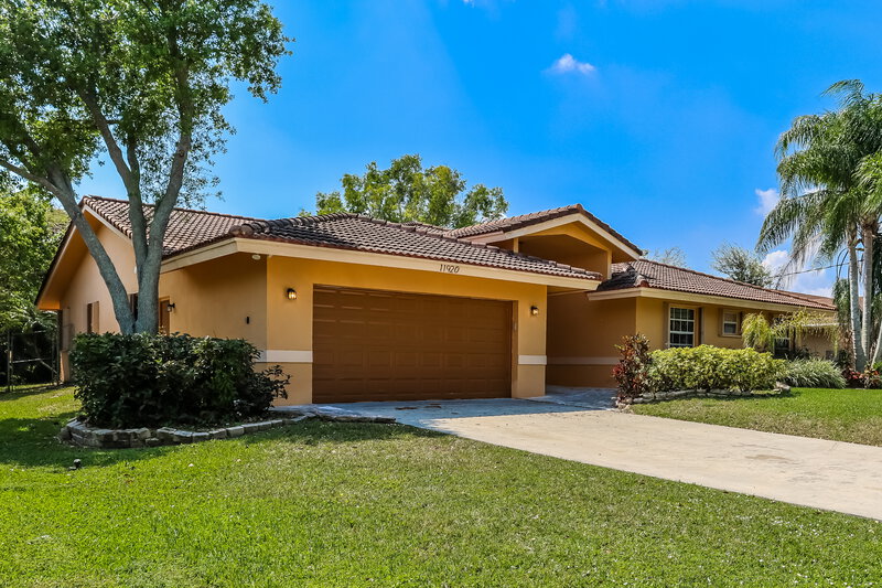 4,830/Mo, 11920 NW 24th St Plantation, FL 33323 Front View