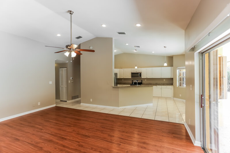 4,830/Mo, 11920 NW 24th St Plantation, FL 33323 Living Room View
