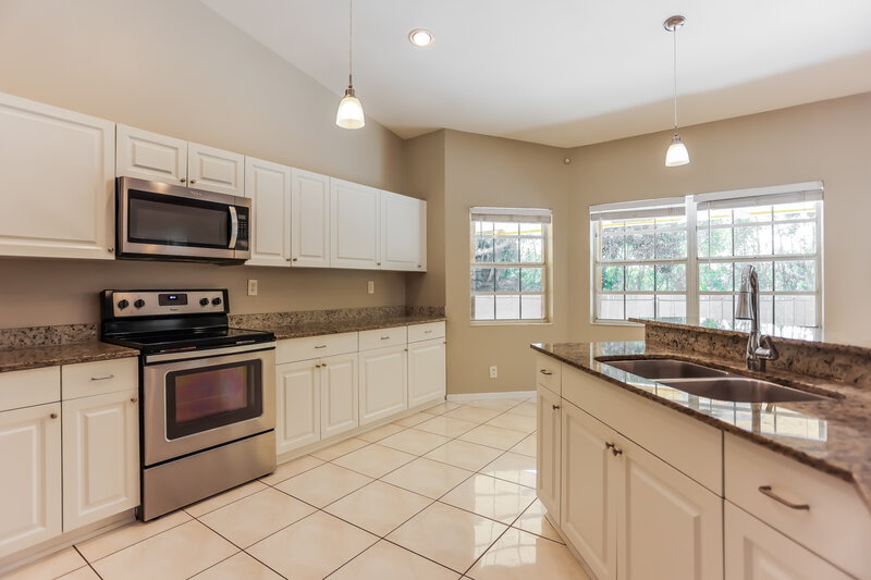 4,830/Mo, 11920 NW 24th St Plantation, FL 33323 Kitchen View