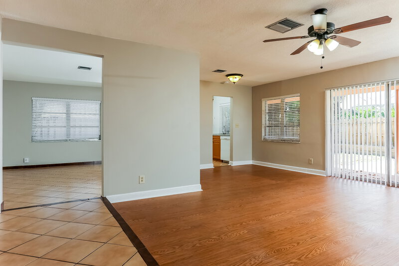 3,390/Mo, 6910 NW 84th St Tamarac, FL 33321 Living Room View